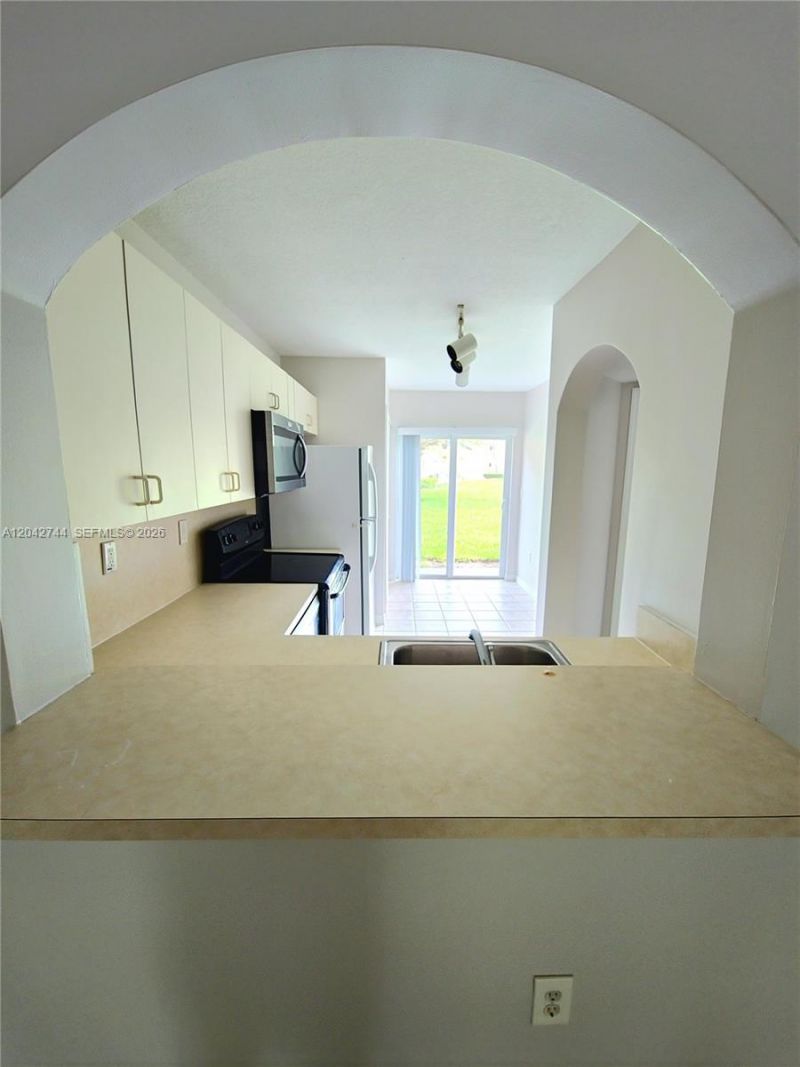 3398 NE 9th Dr , Unit 102, Homestead, FL 33033 Photo