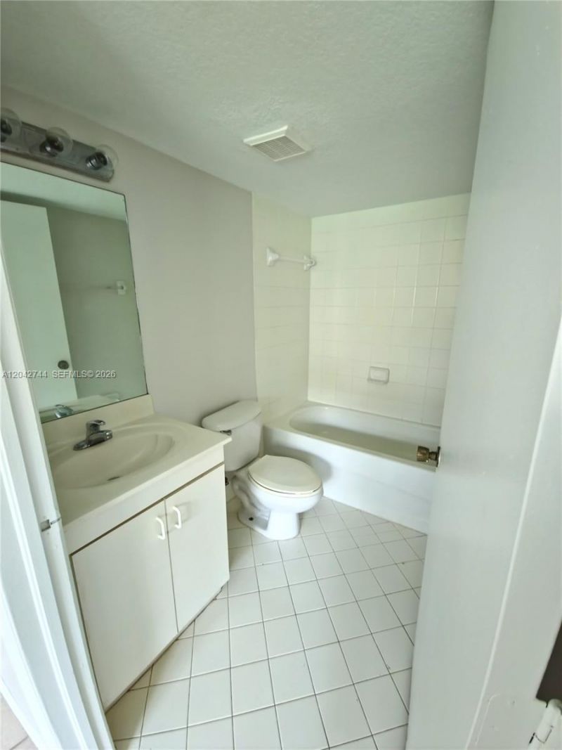 3398 NE 9th Dr , Unit 102, Homestead, FL 33033 Photo