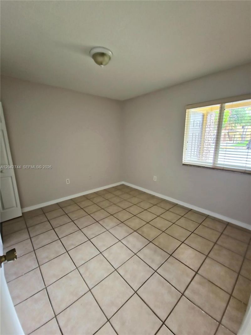 3398 NE 9th Dr , Unit 102, Homestead, FL 33033 Photo