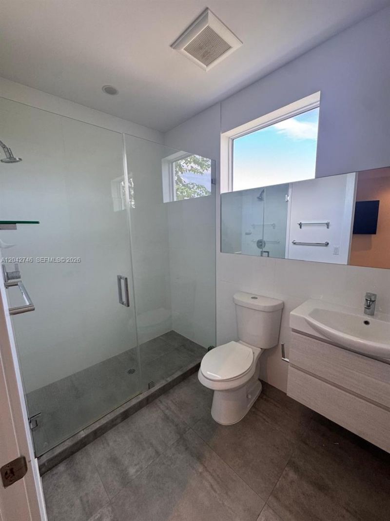2947 SW 27th Ter, Miami, FL 33133 Photo