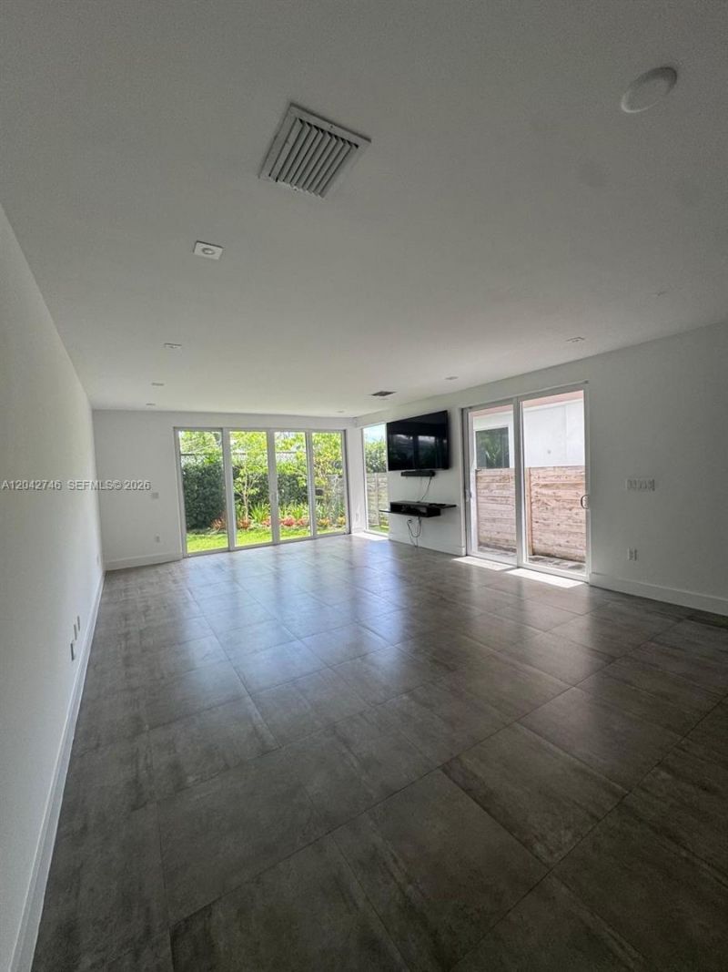 2947 SW 27th Ter, Miami, FL 33133 Photo