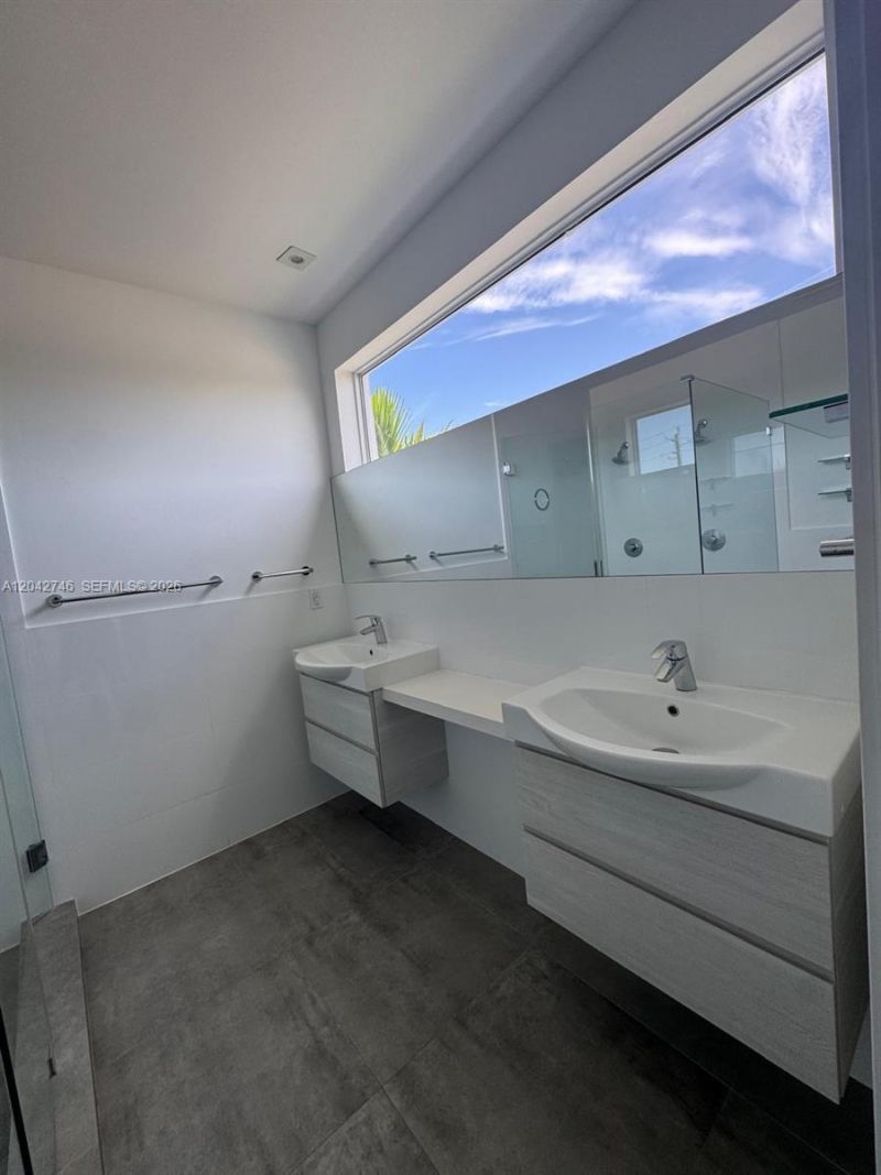 2947 SW 27th Ter, Miami, FL 33133 Photo
