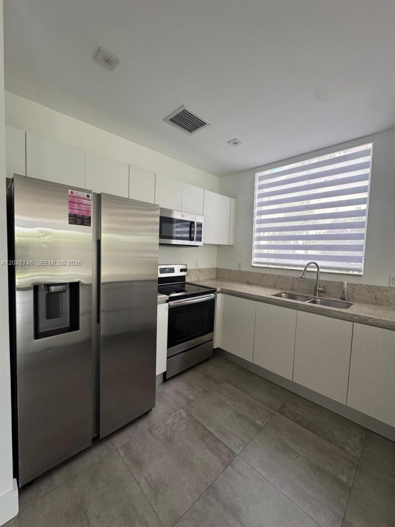 2947 SW 27th Ter, Miami, FL 33133 Photo