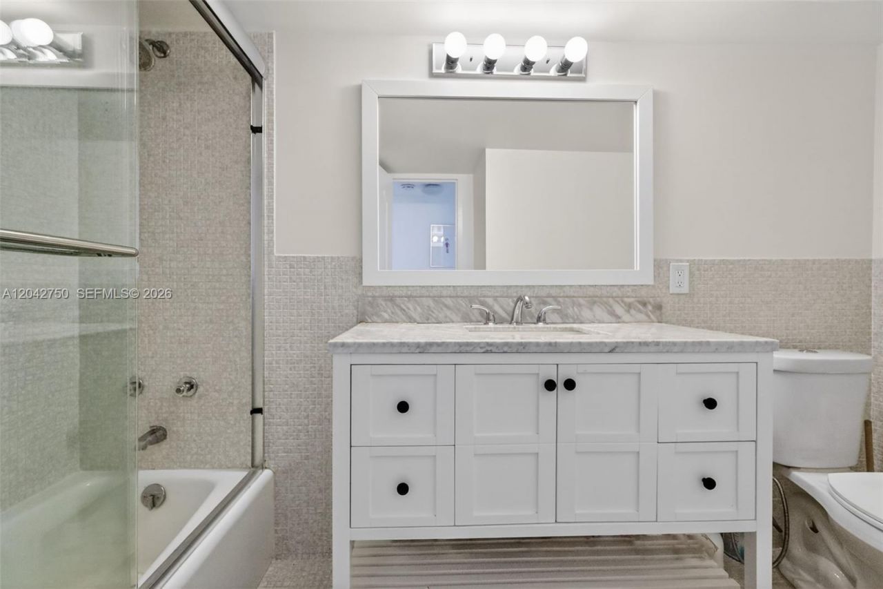 9381 E Bay Harbor Dr, Unit 303N, Bay Harbor Islands, FL 33154 Photo