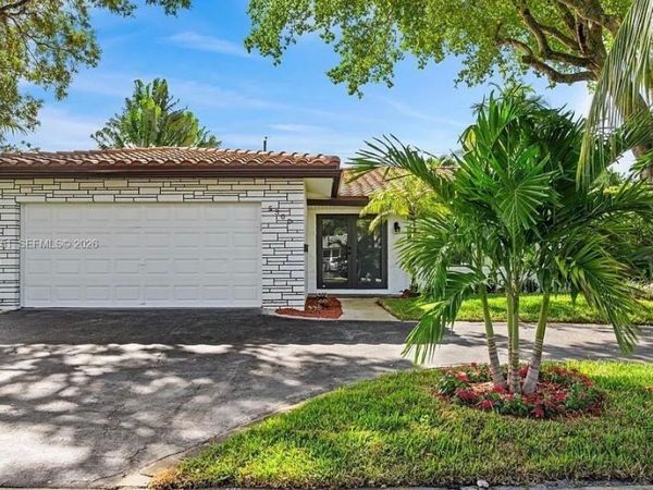 5300 Adams St , Hollywood, FL 33021