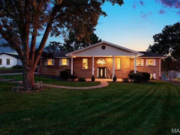 693 Boulevard De Cannes , Edwardsville, IL 62025