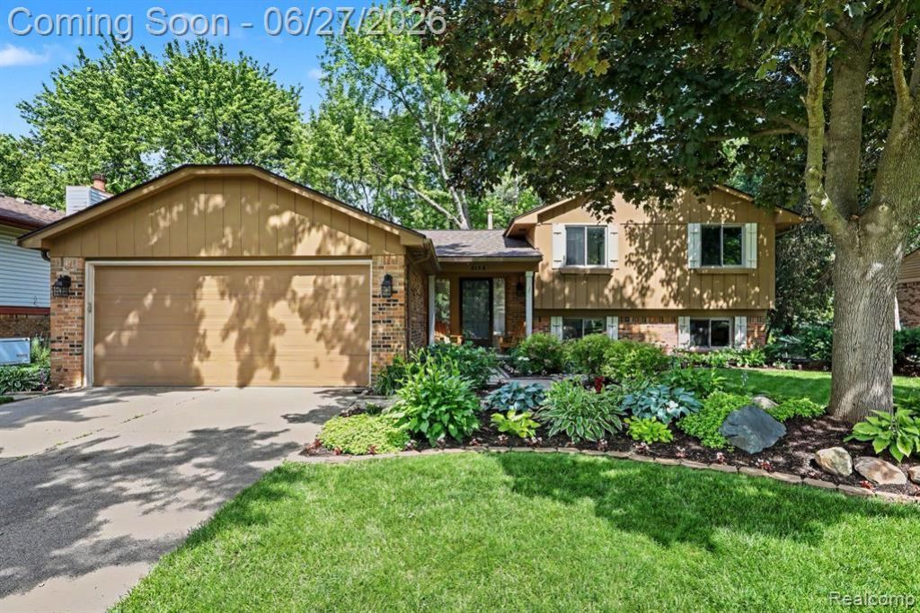 5134 Old Cove Road, Independence Township, MI 48346 Main Photo