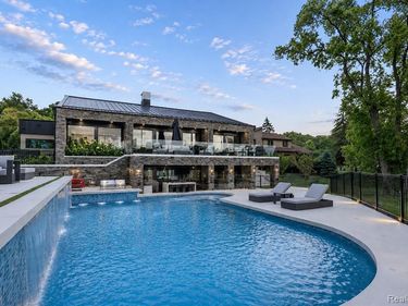 5116 W Bloomfield Lake Road, West Bloomfield Twp, MI 48323