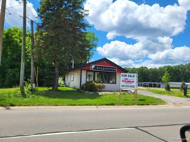9421 Dixie Highway, Springfield Twp, MI 48348