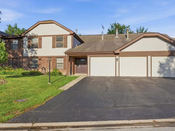 1251 WILLIAMSBURG Drive , Unit D2, Schaumburg, IL 60193