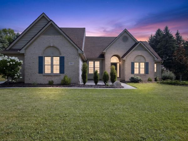 6961 Suncrest Drive, Saline, MI 48176