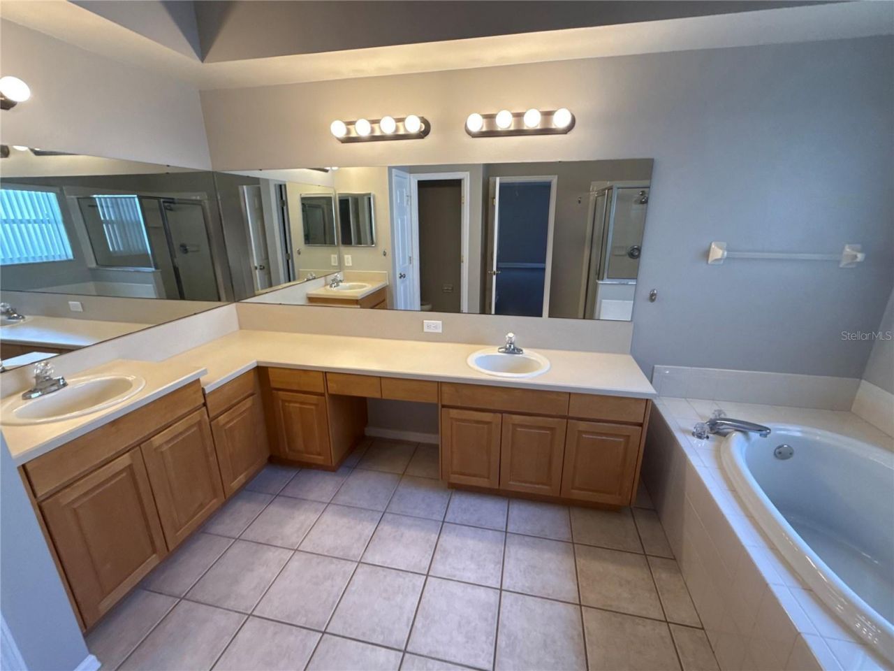 2727 Villa Drive, Valrico, FL 33596 Photo