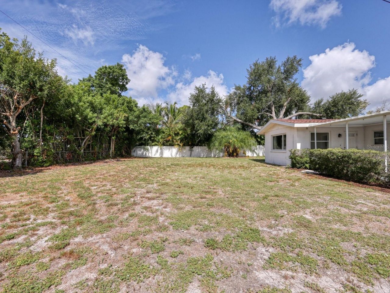 5605 9th Avenue Drive W, Bradenton, FL 34209 Photo