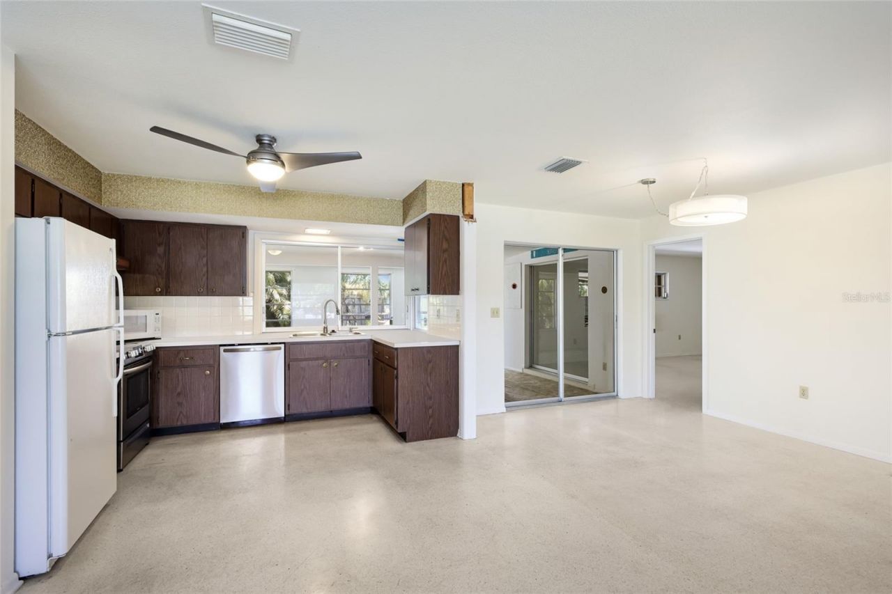 3305 Highland Avenue W, Bradenton, FL 34205 Photo