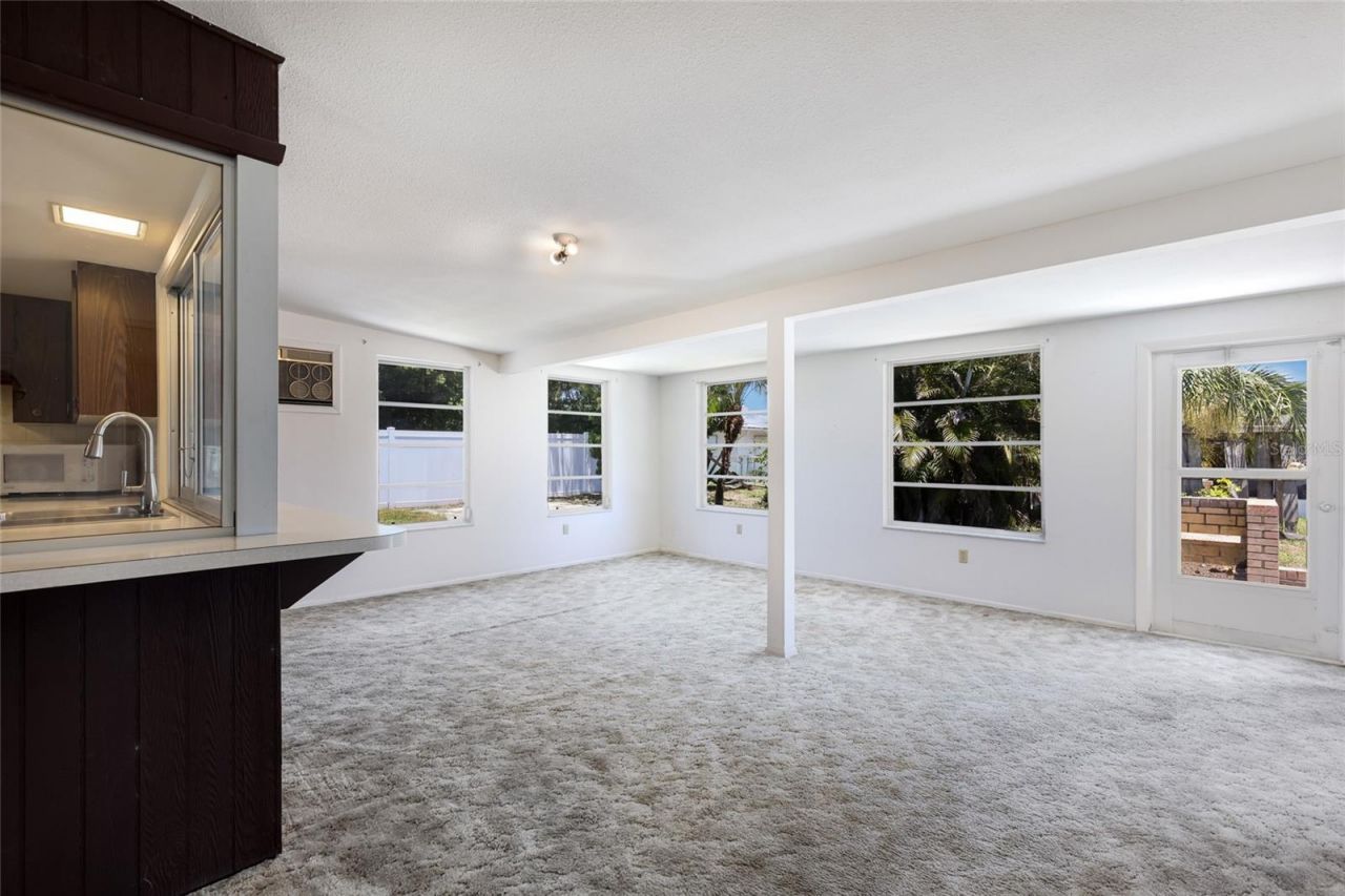 3305 Highland Avenue W, Bradenton, FL 34205 Photo