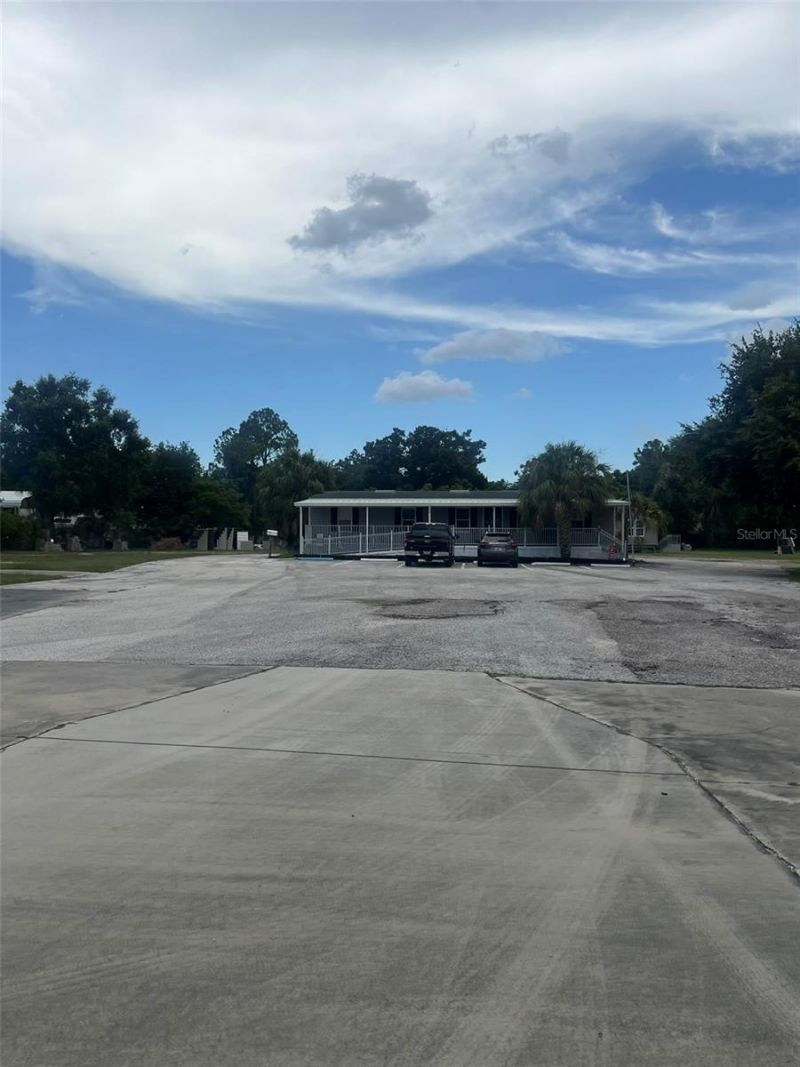10916 N Nebraska Avenue , Tampa, FL 33612 Photo