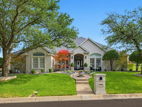 11812 Blue Creek Drive, Fort Worth, TX 76008