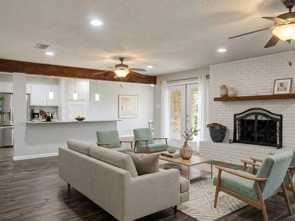 5920 Diamond Oaks Drive S, Haltom City, TX 76117