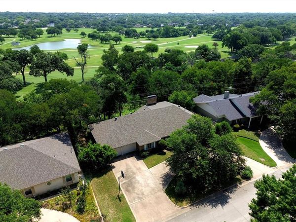 5920 Diamond Oaks Drive S, Haltom City, TX 76117