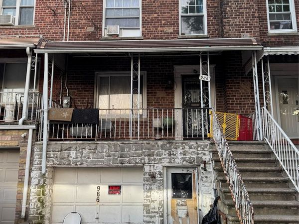 986 Neill Avenue , Bronx, NY 10462