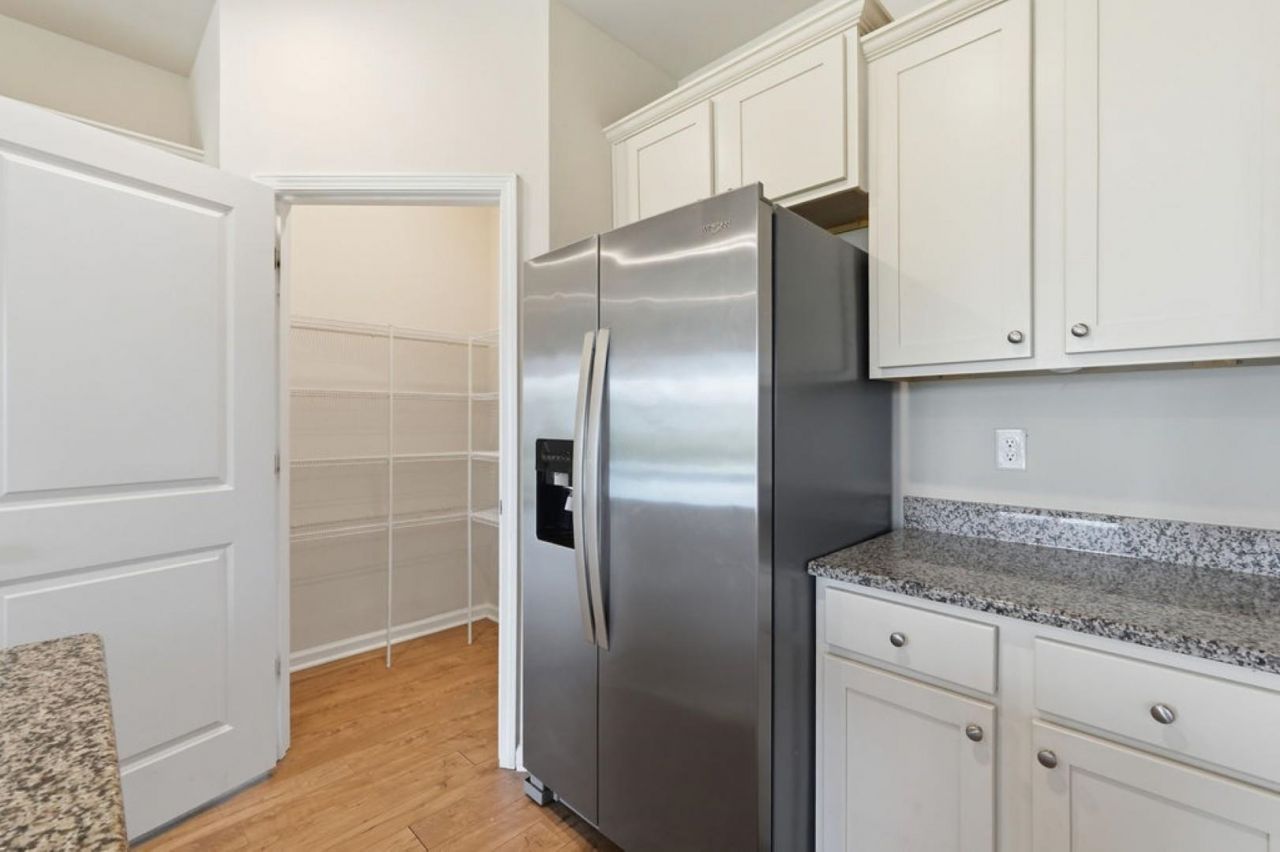 2614 Orion Loop Photo 8