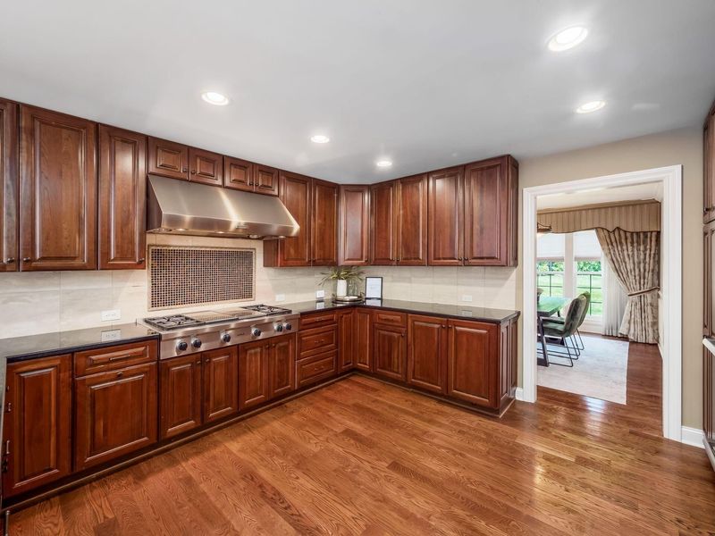 1065 Bluff Vista Drive, Columbus, OH 43235 Photo 11