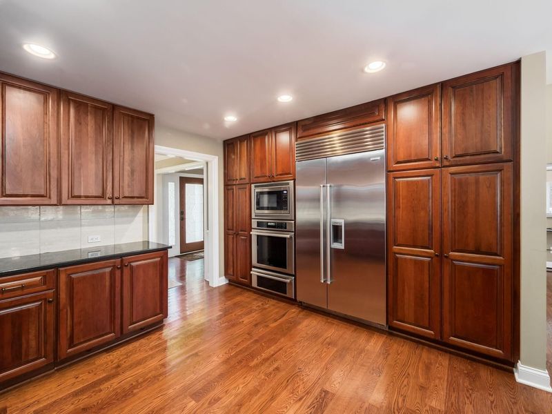 1065 Bluff Vista Drive, Columbus, OH 43235 Photo 12