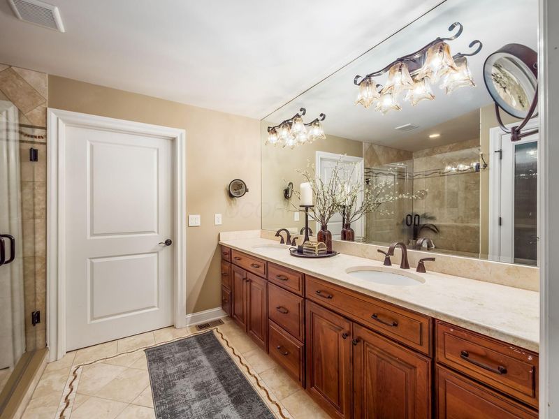 1065 Bluff Vista Drive, Columbus, OH 43235 Photo 17