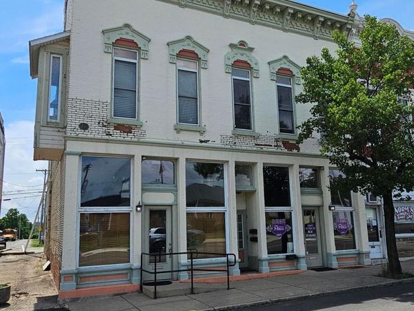 9-11 S Main Street , Mechanicsburg, OH 43044