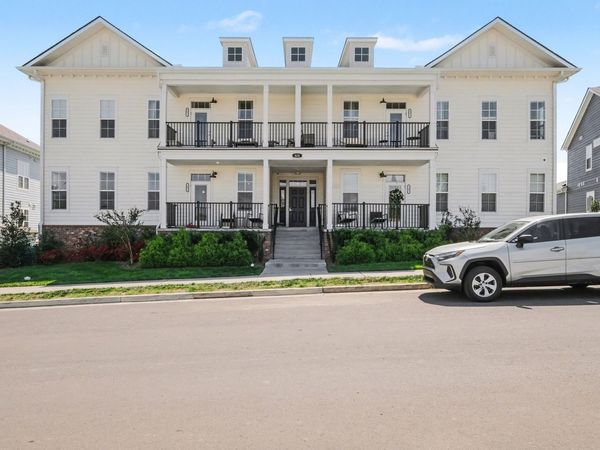828 Goswell Dr, Unit 102, Nolensville, TN 37135
