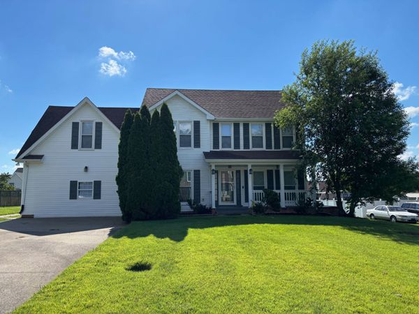 3321 Greenspoint Dr, Clarksville, TN 37042