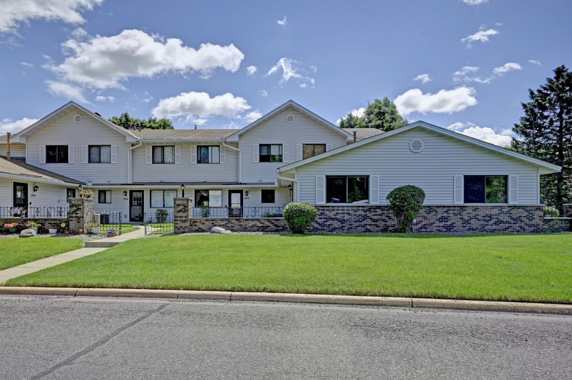 2602 Brookdale Lane, Brooklyn Park, MN 55444 Main Photo