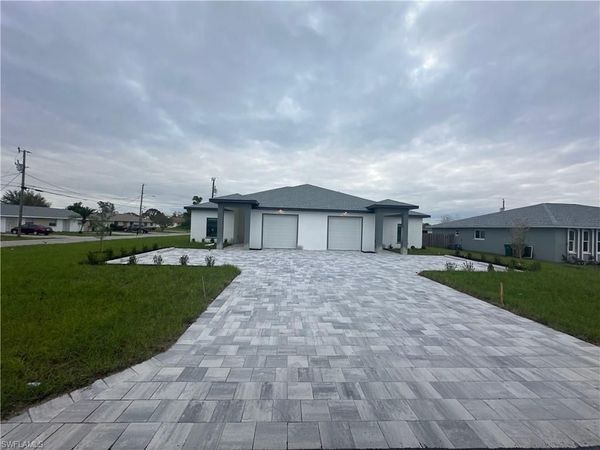 702-704 SE 8th TER , CAPE CORAL, FL 33990