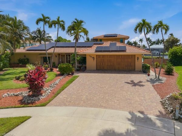 197 Gulfport CT , MARCO ISLAND, FL 34145