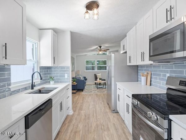 950 WESTGATE Drive, Jacksonville, FL 32221