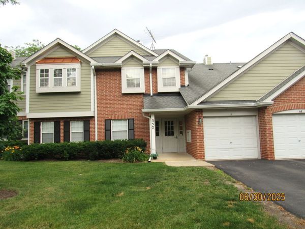 352 Pembroke Court , Unit 5, Schaumburg, IL 60193