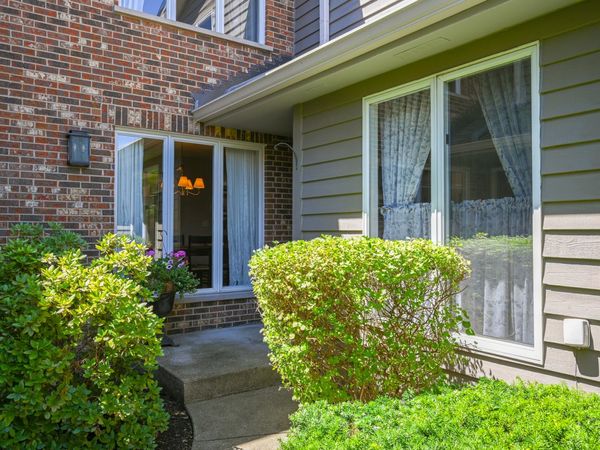854 Saddlewood Drive , Unit 854, Glen Ellyn, IL 60137