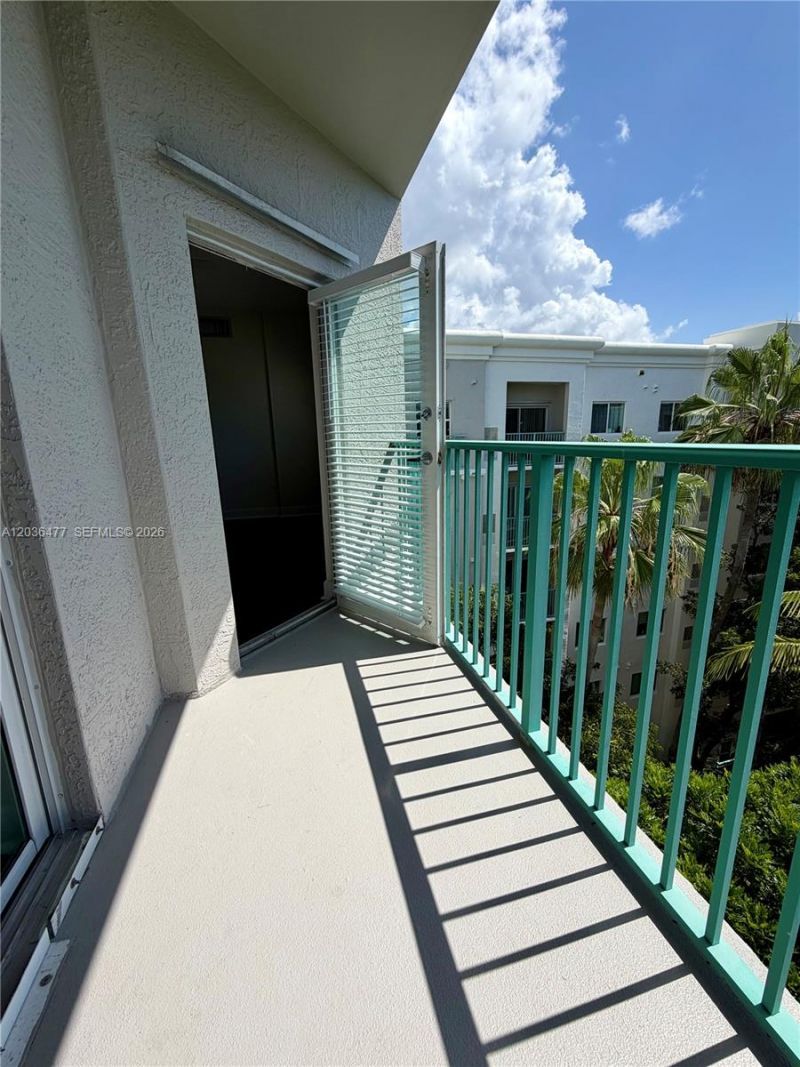6001 SW 70th St , Unit 644, South Miami, FL 33143 Photo