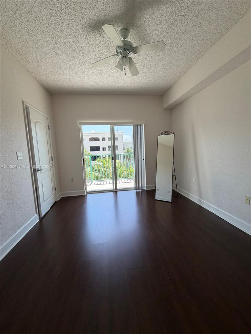 6001 SW 70th St , Unit 644, South Miami, FL 33143 Photo