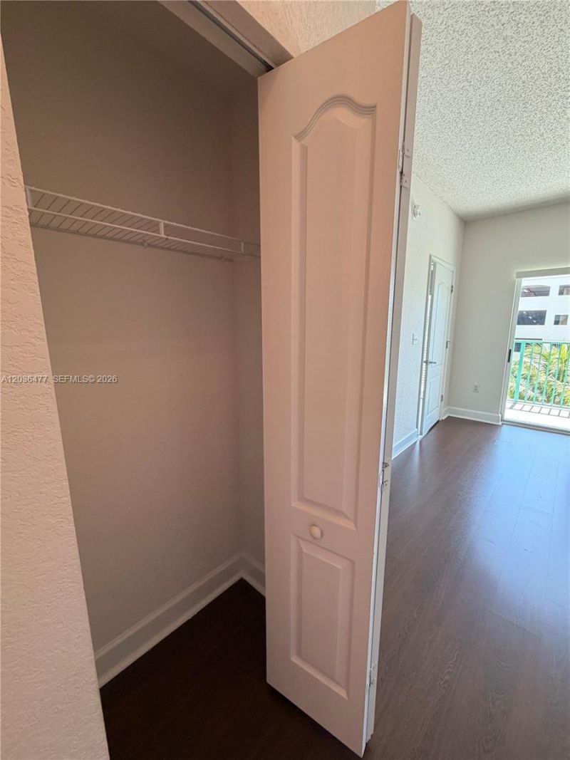 6001 SW 70th St , Unit 644, South Miami, FL 33143 Photo