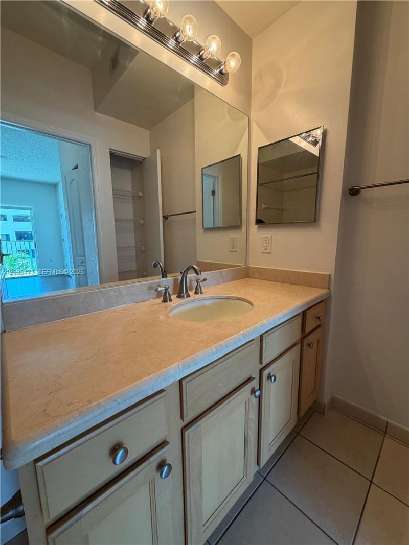 6001 SW 70th St , Unit 644, South Miami, FL 33143 Photo