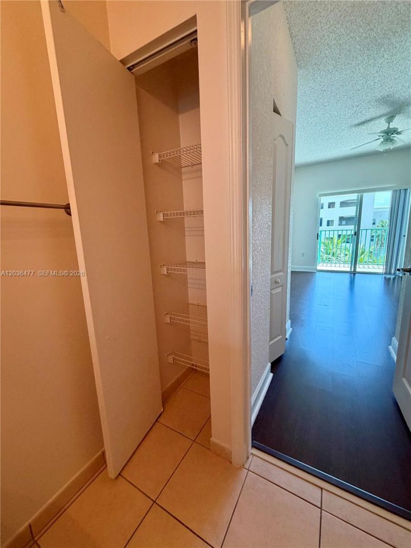 6001 SW 70th St , Unit 644, South Miami, FL 33143 Photo