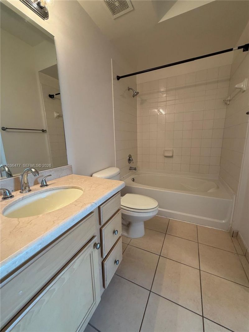 6001 SW 70th St , Unit 644, South Miami, FL 33143 Photo