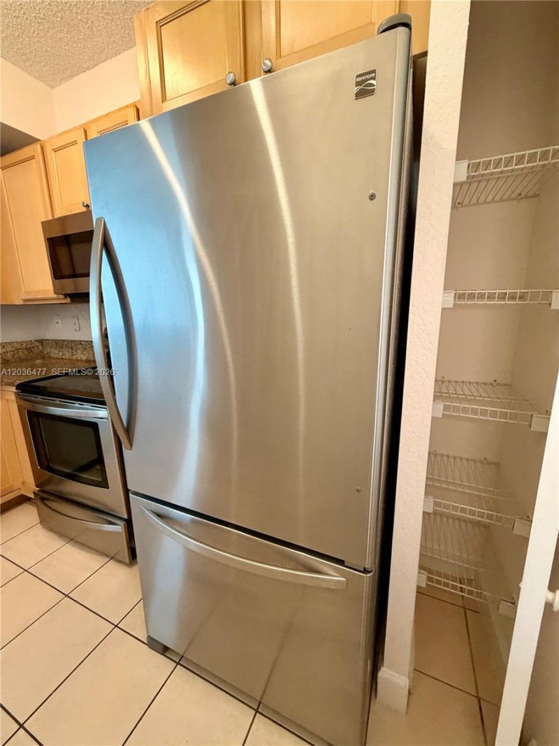 6001 SW 70th St , Unit 644, South Miami, FL 33143 Photo