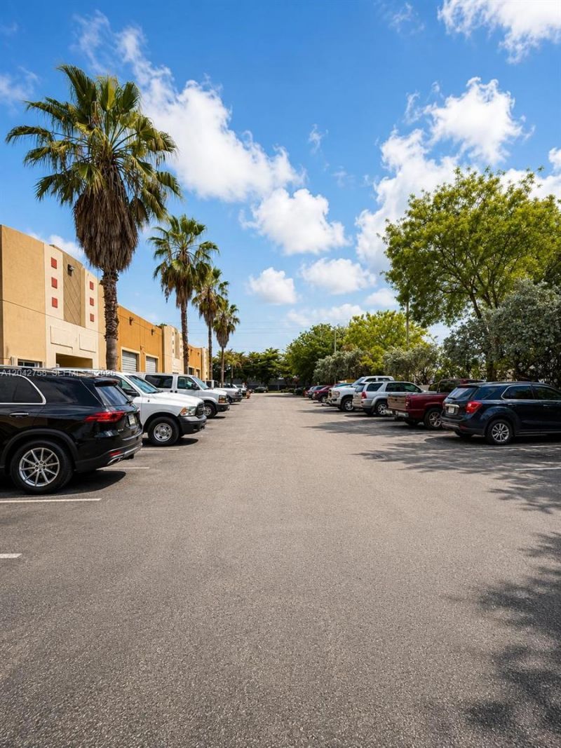 9450 NW 58th St, Doral, FL 33178 Photo