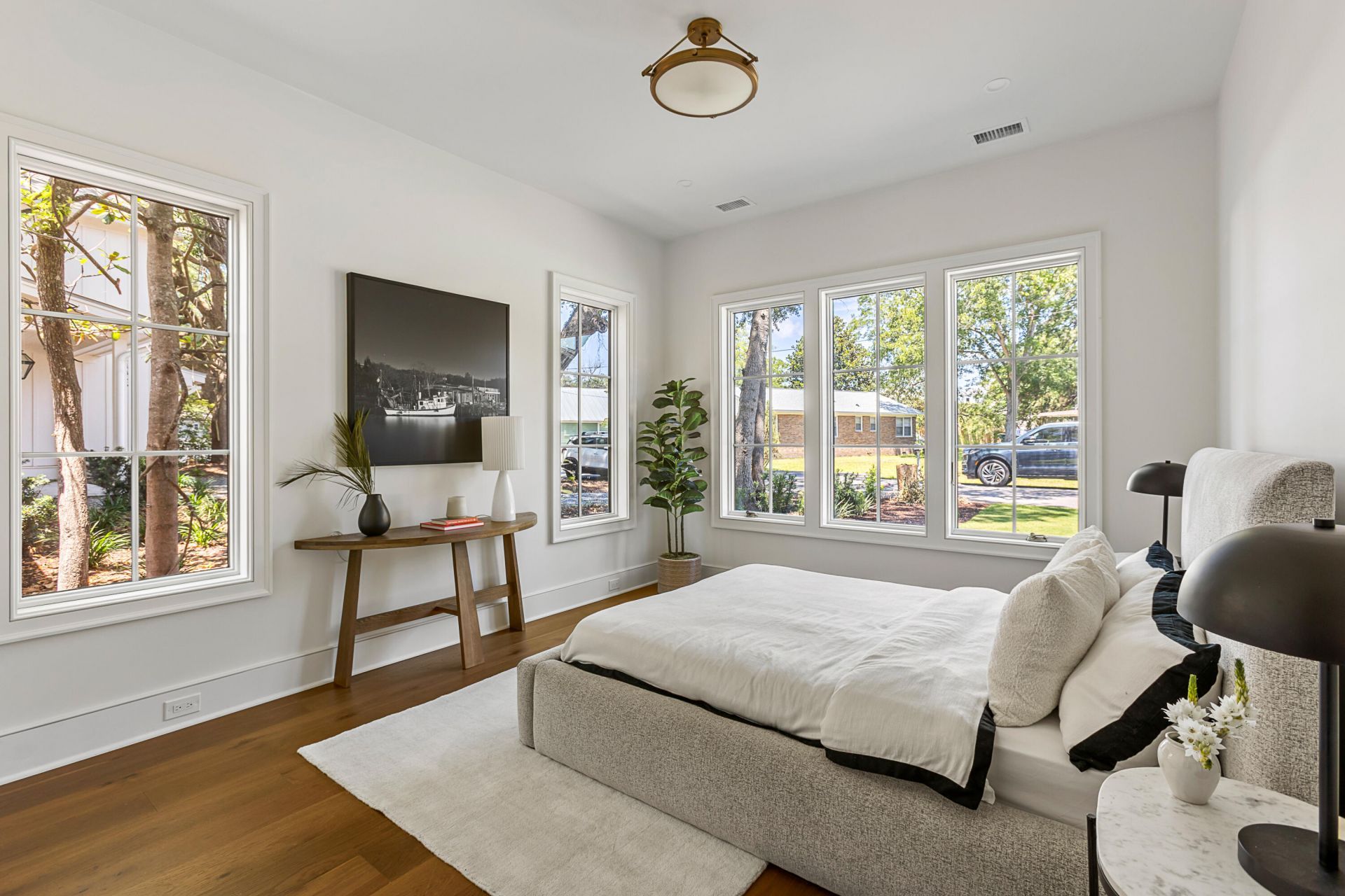 747 Hill Street Photo 24