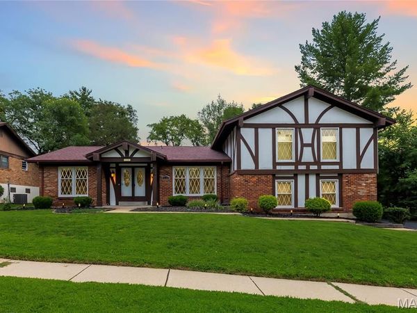 334 Dungate Drive, Chesterfield, MO 63017