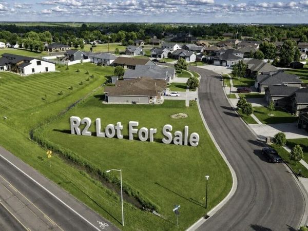 WASHINGTON DRIVE NE, Watertown, SD 57201