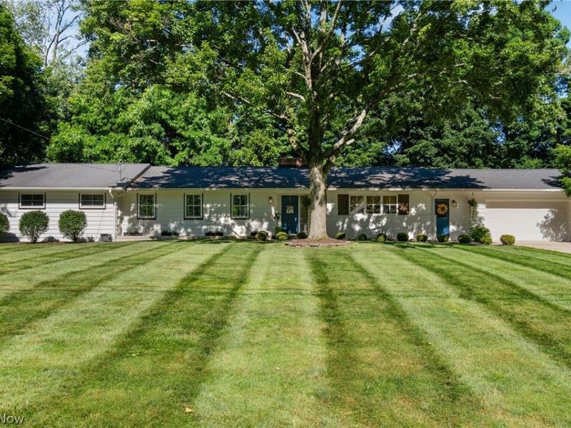 1001 Oneida Trail SW, Hartville, OH 44632 Photo 3
