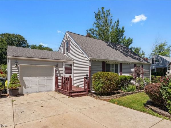 154 Fairfield Road , Avon Lake, OH 44012